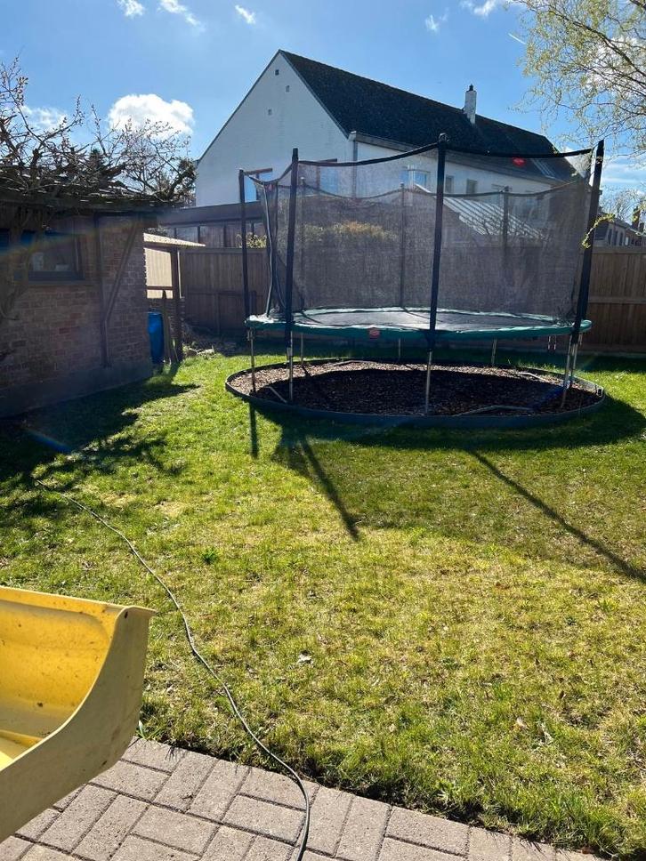 Trampoline Berg, Kinderen en Baby's, Speelgoed | Buiten | Trampolines, Zo goed als nieuw, Ophalen