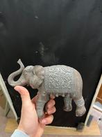 Elephant statuette, Enlèvement