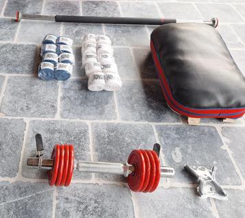 Windels,  trapkussen,  optrekstang en gewichtje samen 10e beschikbaar voor biedingen