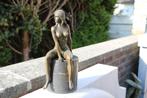 naakte vrouw in bronzen ronde basis gesigneerd, CLAUDE, Antiek en Kunst, Verzenden, Brons