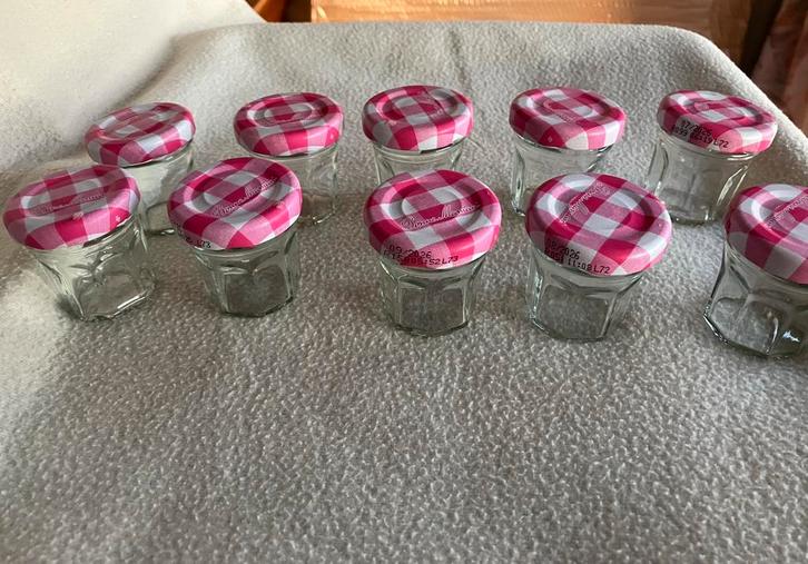 Mini pot à confiture + couvercle Vichy 10 p.  Bonne Maman, Hobby & Loisirs créatifs, Articles de fête, Comme neuf, Autres types