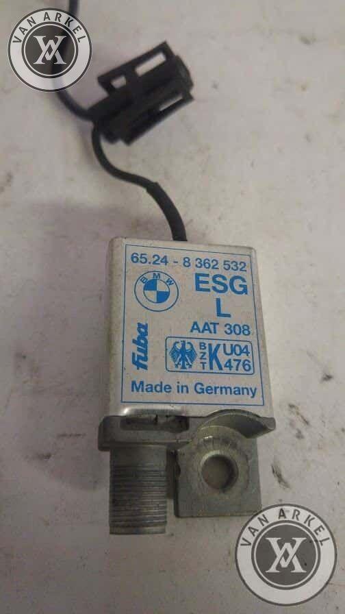 Bmw 5 Serie E39 TV-VERSTERKER LINKS, Auto diversen, Autoradio's, Ophalen of Verzenden