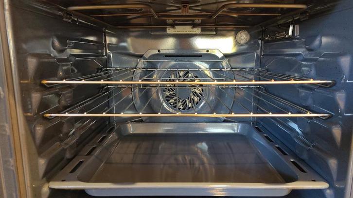 four à air chaud encastré, Electroménager, Fours, Utilisé, Encastré, 45 à 60 cm, 45 à 60 cm, Air chaud, Enlèvement