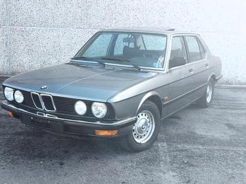 Oldtimer BMW 520i ** 1982** 192 000 km ** 6 cylindres **