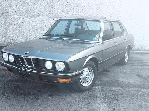 Oldtimer BMW 520i ** 1982** 192 000 km ** 6 cylindres **, Autos, BMW, Entreprise, Achat, Série 5, Toit ouvrant, Essence, Euro 1