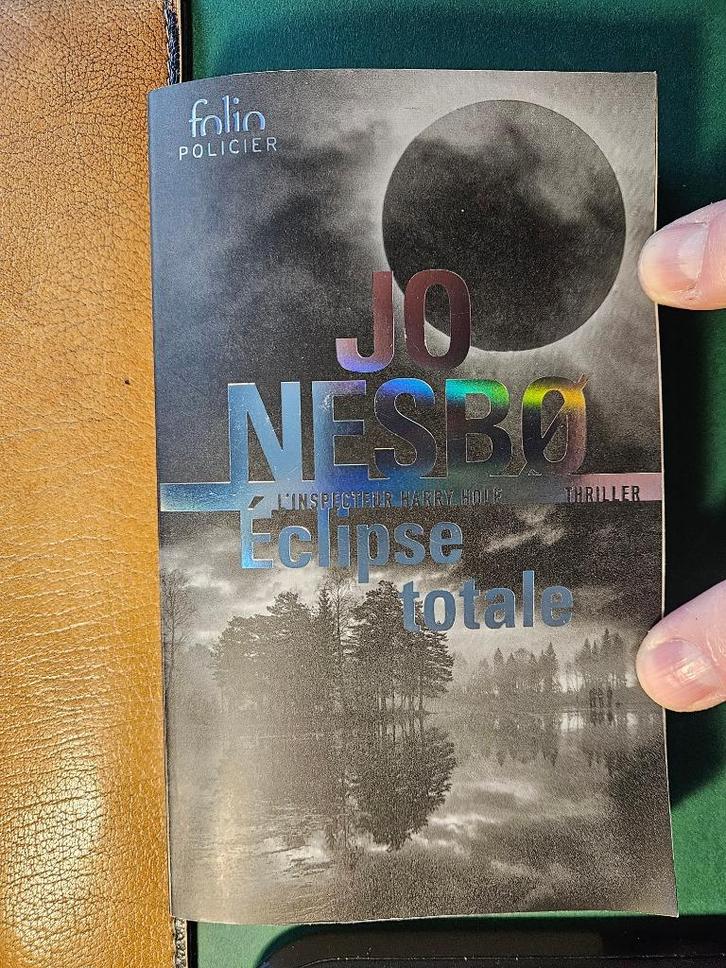 Eclipse totale - Jo Nesbø, Livres, Thrillers, Comme neuf, Envoi