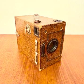 VINTAGE BOX CAMERA JAREN ’20 ENSIGN 2¼ B 1923 ART DECO beschikbaar voor biedingen