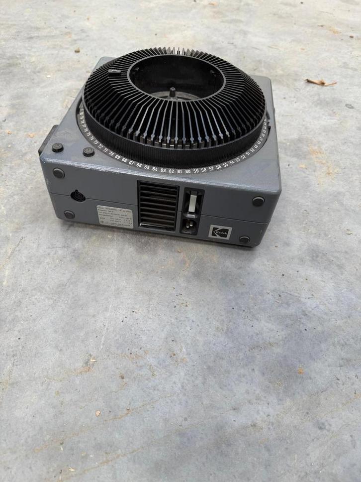 Kodak Carousel S-AV2000 diaprojector., Audio, Tv en Foto, Diaprojectoren, Gebruikt, Ophalen of Verzenden