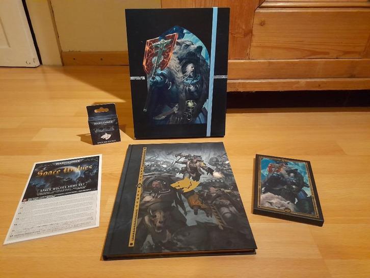 Limited Edition Space Wolves Codex + Dice Set, Hobby en Vrije tijd, Wargaming, Nieuw, Warhammer, Accessoires, Ophalen of Verzenden