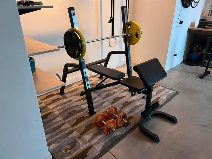 Bench + squatrack incl. Gewichten en halters, Sport en Fitness, Fitnessapparatuur, Zo goed als nieuw, Ophalen
