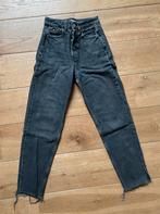 Zwartgrijze jeansbroek van Zara, maat 32, Vêtements | Femmes, Jeans, W27 (confection 34) ou plus petit, Comme neuf, Zara, Enlèvement ou Envoi