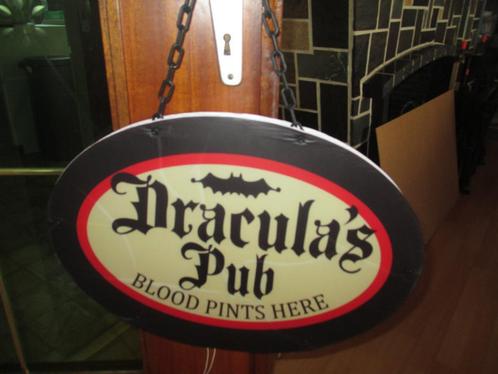 lichtbord halloween Dracula's pub nieuw, Hobby en Vrije tijd, Feestartikelen, Nieuw, Versiering, Ophalen of Verzenden