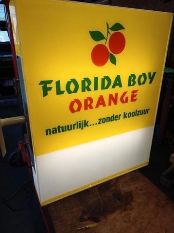 Reclameverlichting vintage beschikbaar voor biedingen