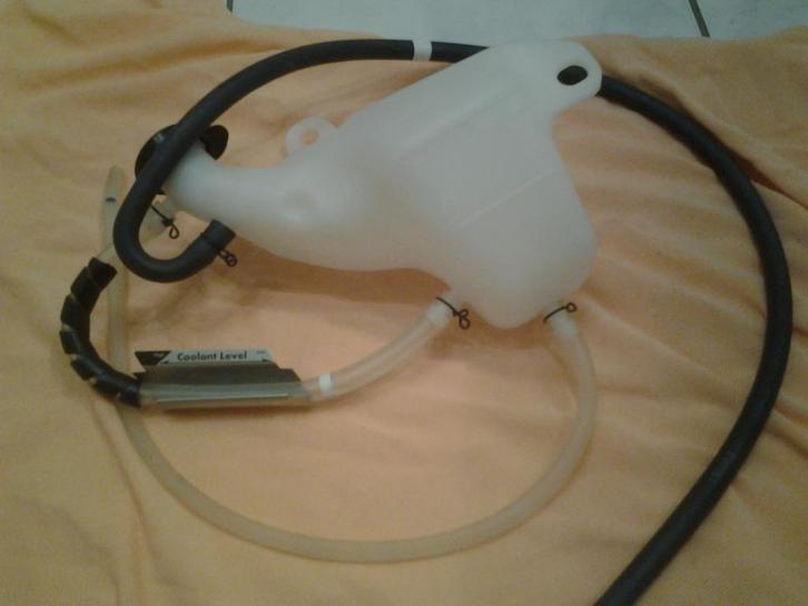 Nieuwe Yamaha Xmax-expansietank, Motoren, Onderdelen | Yamaha, Nieuw, Verzenden