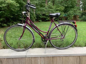 Zeer propere vintage damesfiets L avenir   beschikbaar voor biedingen