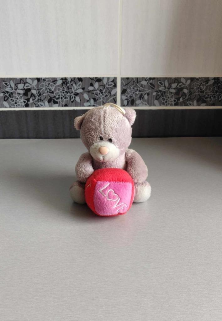 Knuffel - Beer - NickyToy - Grijs - Hartjes - Rood - €2, Kinderen en Baby's, Speelgoed | Knuffels en Pluche, Zo goed als nieuw