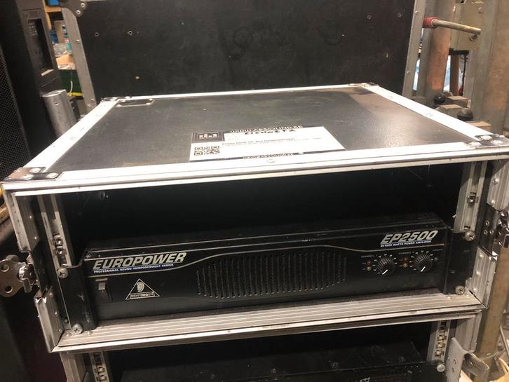 Behringer europower ep2500 versterker, Muziek en Instrumenten, Versterkers | Keyboard, Monitor en PA, Zo goed als nieuw, Ophalen