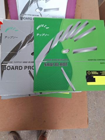 Lot van een 32 tal nieuwe Zaagbladen  beschikbaar voor biedingen