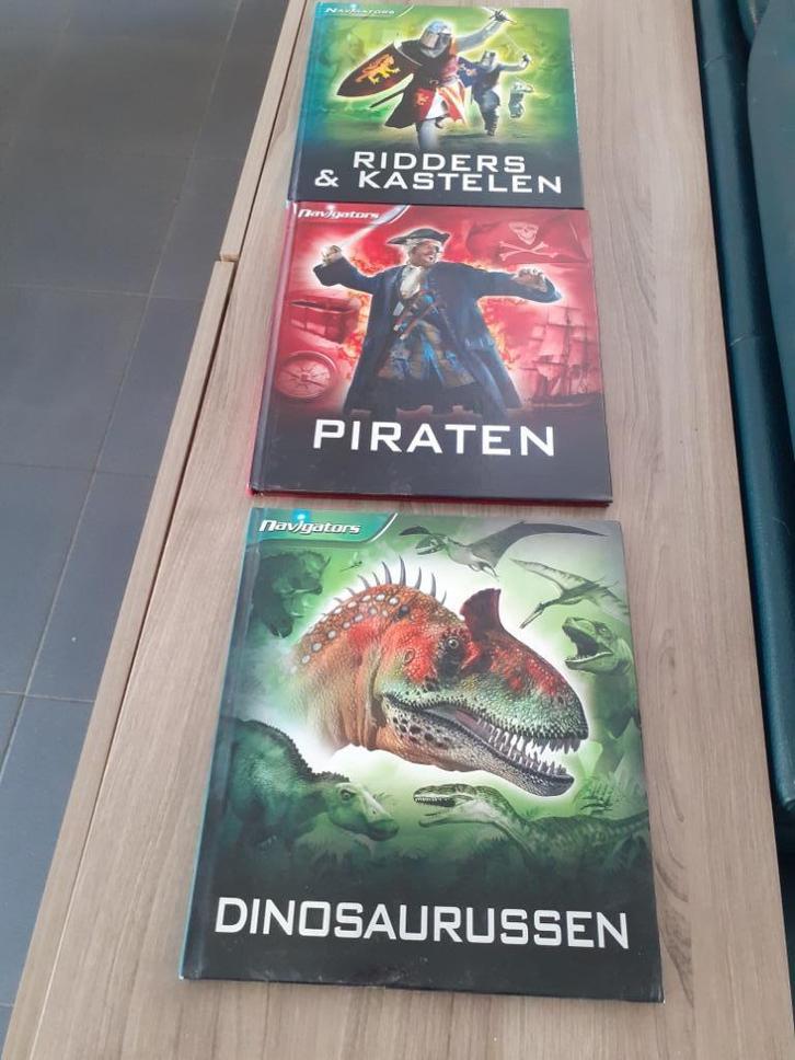 Navigators piraten - ridders & kastelen - dinosaurussen, Boeken, Wetenschap, Gelezen, Ophalen of Verzenden