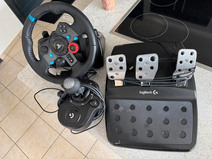 Volant Logitech G29 avec pédalier et changé de vitesse, Computers en Software, Joysticks, Gebruikt, Ophalen