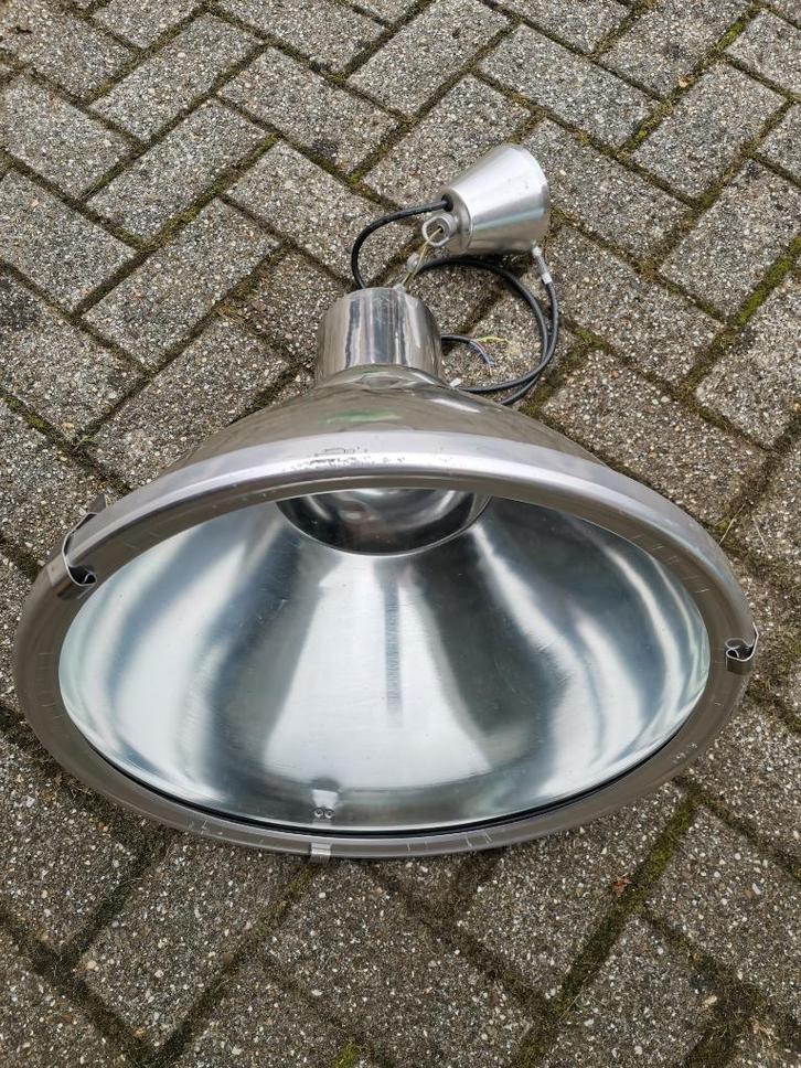 Industriële handlamp in alluminium, Huis en Inrichting, Lampen | Hanglampen, Gebruikt, 50 tot 75 cm, Glas, Metaal, Ophalen