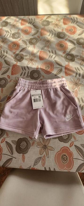 Nike short maat XS beschikbaar voor biedingen