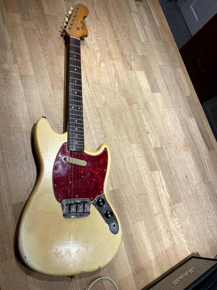 Fender Musicmaster 2 uit 1966 ( origineel), Muziek en Instrumenten, Snaarinstrumenten | Gitaren | Elektrisch, Gebruikt, Solid body