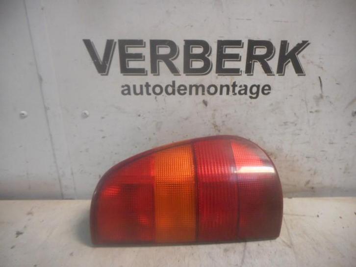 FEU ARRIÈRE DROIT Volkswagen Caddy II (9K9A), Autos : Pièces & Accessoires, Éclairage, Volkswagen, Utilisé