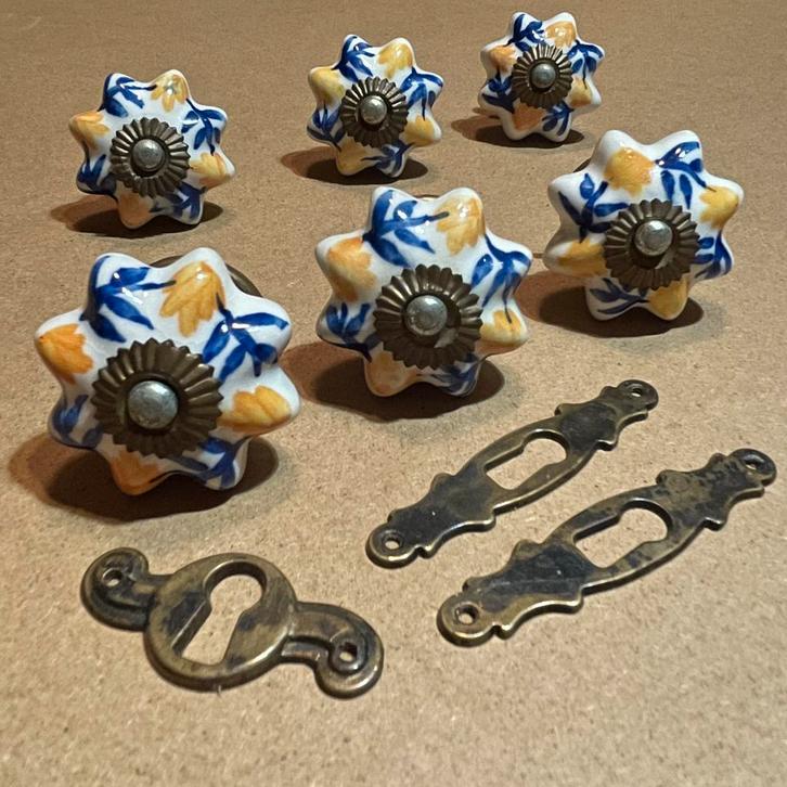 6 Mooie knoppen uit keramiek, Maison & Meubles, Armoires | Autre, Utilisé, Enlèvement ou Envoi