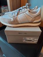 7 paires de baskets, neuves dans une boîte, 25 euros chacune, Enlèvement ou Envoi, Neuf, Baskets