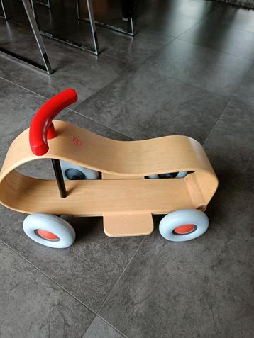 Loopfiets hout beschikbaar voor biedingen