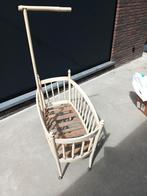 Oude houten wieg, Ophalen