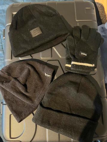 Bonnets Noir et gants 