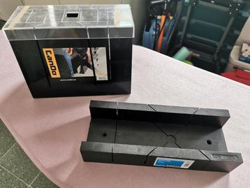 Verstekbak voor hoge plinten beschikbaar voor biedingen