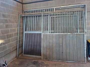 2 voorpanelen paardenstal beschikbaar voor biedingen