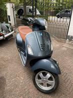 Vespa 300 GTS Akrapovic, Ophalen, Overige modellen, Zo goed als nieuw, Benzine