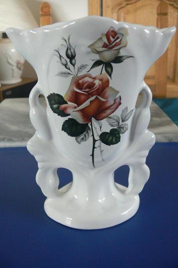 Vase porcelaine "Vieux Buxelles" bouquet de mariée 19è Sc  "