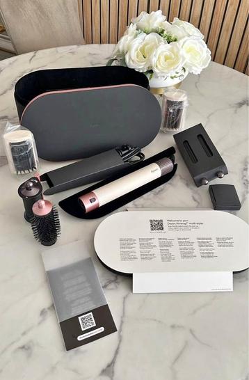 Dyson airwrap rose   beschikbaar voor biedingen
