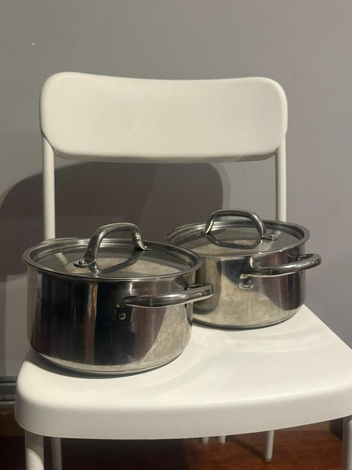 2 Stainless Steel Pots with Lids, Huis en Inrichting, Keuken | Potten en Pannen, Zo goed als nieuw, Ophalen