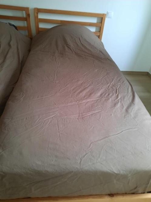 2 lits simples Ikea avec matelas, Huis en Inrichting, Slaapkamer | Bedden, Zo goed als nieuw, Eenpersoons, 90 cm, 200 cm, Hout