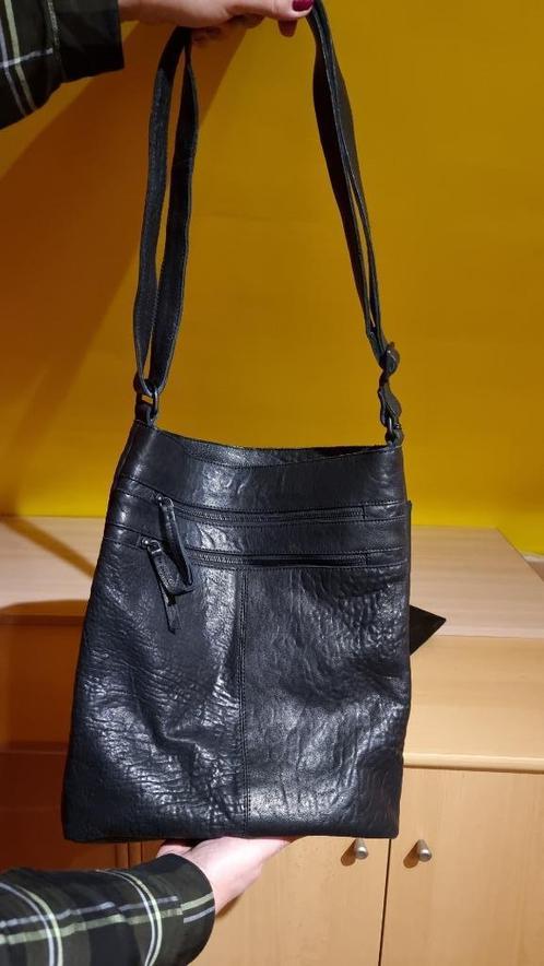 Sac en cuir LEGEND, Handtassen en Accessoires, Tassen | Schoudertassen, Nieuw, Zwart, Leer, Ophalen