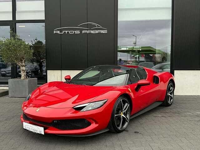 Ferrari 296 GTS Two-Tone RacingSeats Lift, Auto's, Ferrari, Particulier, Overige modellen, ABS, Airbags, Airconditioning, Bluetooth
