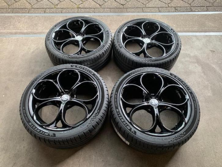 NIEUWE GIULIETTA GIULIA STELVIO VELGEN + BANDEN 225 40 R19, Auto diversen, Wieldoppen, Nieuw, Ophalen of Verzenden