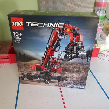 Lego set 42144: Material handler SEALED beschikbaar voor biedingen