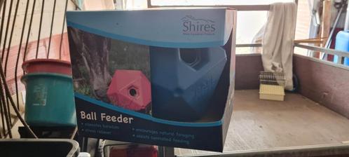 Shires voeder bal, Dieren en Toebehoren, Paarden en Pony's | Verzorgingsproducten, Zo goed als nieuw, Ophalen