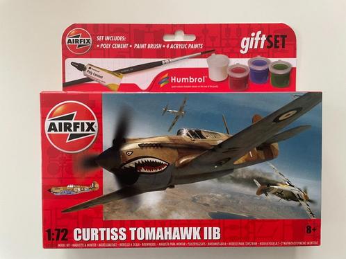 Airfix A55101A 1/72 : Gift Set - Curtiss Tomahawk IIB, Hobby & Loisirs créatifs, Modélisme | Avions & Hélicoptères, Neuf, Avion
