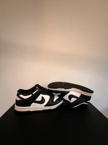 Nike panda dunk low, Enlèvement ou Envoi, Nike, Comme neuf, Baskets