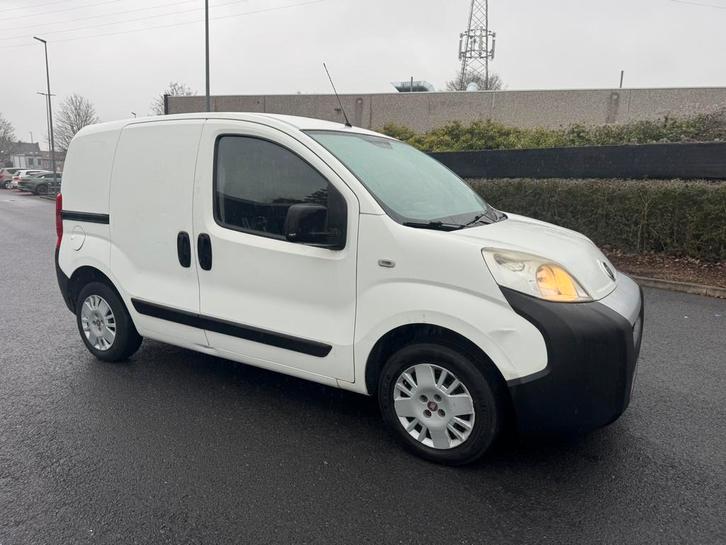 Fiat Fiorino 1.3 Jtd * 2014 Euro 5b * 160000 km Carpass OK *, Autos, Camionnettes & Utilitaires, Entreprise, Achat, ABS, Airbags