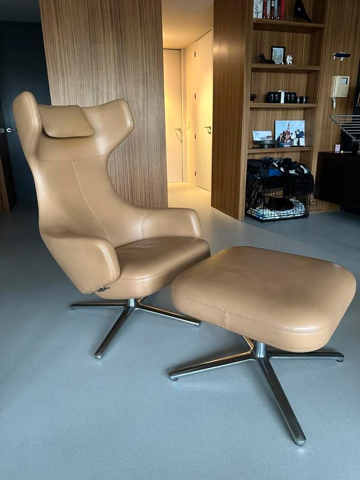VITRA Grand Repos + ottoman, Huis en Inrichting, Fauteuils, Gebruikt, Leer, Ophalen
