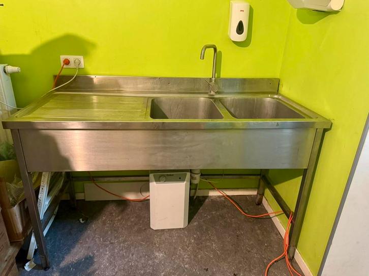 Spoeltafel INOX 2 spoelbakken, kraan & Vaillant keukenboiler, Zakelijke goederen, Horeca | Overige, Ophalen of Verzenden